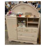 Nursery chifforobe