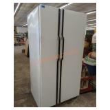 GE side by side refrigerator