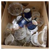 Miscellaneous glassware box lot