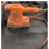 Black& Decker dual action sander