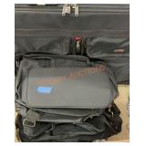 Miscellaneous tote and duffel lot