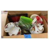 Miscellaneous decor box lot