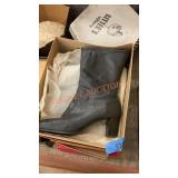 Size 8 1/2 -9 womenï¿½s boot lot