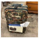 Lafayette expandable, three piece leisure luggage