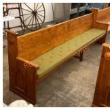 10ï¿½-2ï¿½ wooden church pew with cushion