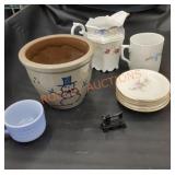 Miscellaneous, China and pottery lot