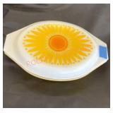 Vintage Pyrex daisy citrus 1 1/2 quart divided