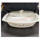 Vintage Pyrex casserole dish, golden honeysuckle