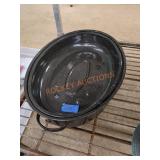 Enamel wear roasting pan