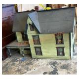 Antique handmade, model Victorian house