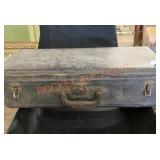 Vintage felt lined instrument case