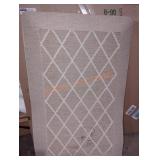 Beige Triangle-design Floor mat
