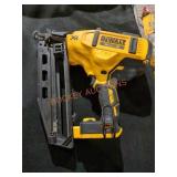 DEWALT 20V MAX XR Angled Finish Nailer