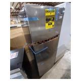 Magic Chef 7.3cu.ft. Refrigerator Freezer