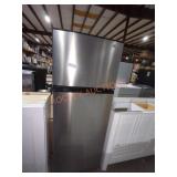 Vissani 7.1 cu. ft. Top Freezer Refrigerator