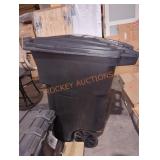 Toter 96 Gallon Rolling Outdoor Trashcan