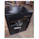 Sentry safe safe apx 24 x17 x 18