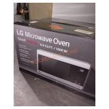 LG .9cu.ft. Smart Inverter Countertop Microwave