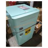 Magic Chef 3.2cu.ft. Retro Refrigerator Freezer