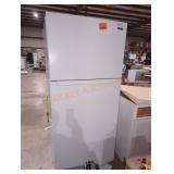 Vissani 18 cu ft white fridge with top freezer