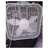 Lasko air circulating box fan