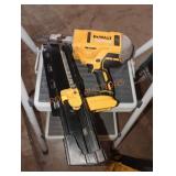 DeWalt 21° plastic collated framing nailer 20v
