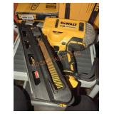 DeWalt 30° paper collated framing nailer 20v