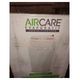 Aircare evaporative humidifier space saver