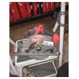 Milwaukee M18 brushless 6-1/2" circular saw