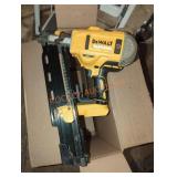 DeWalt 21° plastic collated framing nailer 20v
