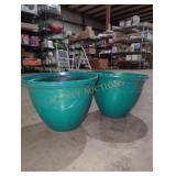 Medium 13.5" Green Plastic Planter, 2pk