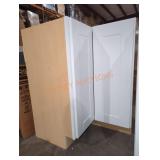 40"Wï¿½33"Dï¿½34.5"H White Corner Cabinet