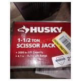 Husky 1 1/2 Ton Scissor Jack