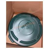 Brute Rubbermaid 22" Trash Can Lids