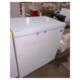 Vissani 32"W Chest Freezer Dented