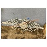 Decorative metal wall hanger