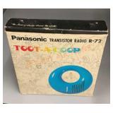Vintage Panasonic transistor radio toot a loop