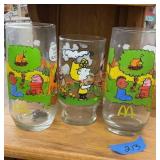 Vintage Peanuts/Snoopy themed cups