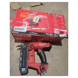 Milwaukee 18 g. Brad nailer