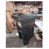 Black toter 32 gal tough trash can on wheels