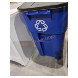 Rubbermaid 64 Gallon Blue Recycling Can