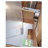 Box of freestanding shields