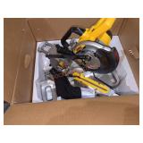 DEWALT 20V MAX Cordless 7-1/4". Sliding Miter Saw