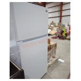 Vissani 18 cu ft white refrigerator