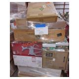Miscellaneous Christmas Items Skid Lot