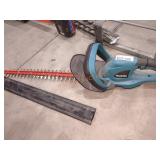 Makita 18V cordless hedge trimmer