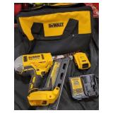 DEWALT 20v 30ï¿½ Paper Collated Framing Nailer Kit