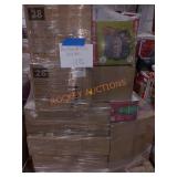 Miscellaneous Christmas Items Skid Lot