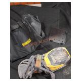 DeWalt 1/4 Sheet Palm Grip Sander Corded