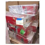 Miscellaneous Christmas Items Skid Lot